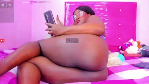 Snapshot of violeta_bigboobs_25_ chatting on 07-10-26, 08:00 violeta_bigboobs_25_ online show from 07-10-26, 08:00