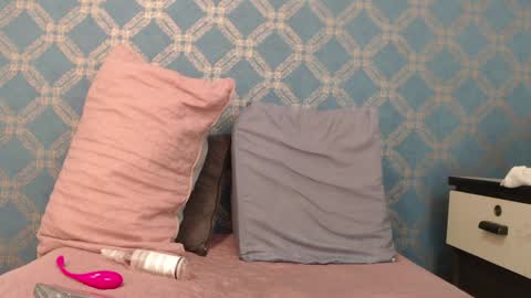 Violeta  online show from 12-17-24, 01:07