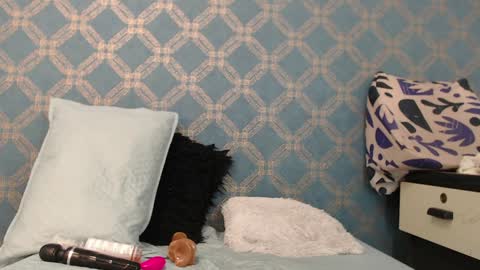 Violeta  online show from 12-28-24, 01:08