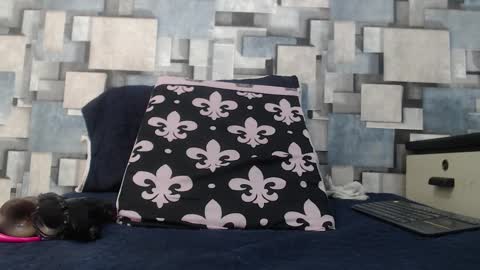 Snapshot of violeta_cute18 chatting on 11-27-25, 07:38 Violeta online show from 11-27-25, 07:38