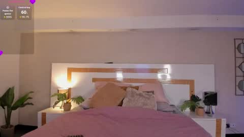 Snapshot of violeta_dh chatting on 05-15-26, 11:28 Violeta online show from 05-15-26, 11:28