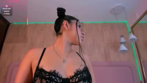 Snapshot of violeta_garcia chatting on 09-25-25, 09:13 Violeta Garcia online show from 09-25-25, 09:13