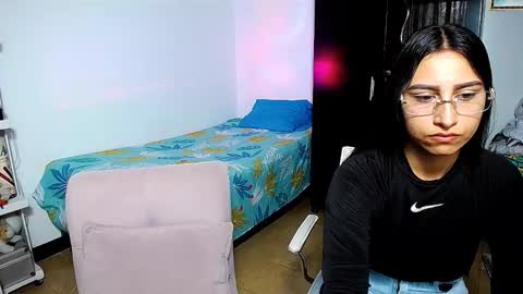 Snapshot of violeta_rouses chatting on 02-04-26, 03:51 violeta_rouses online show from 02-04-26, 03:51