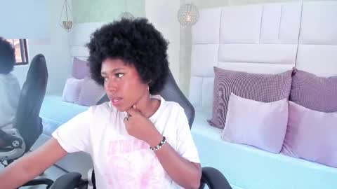 Violeta Ruiz online show from 11-18-25, 05:39