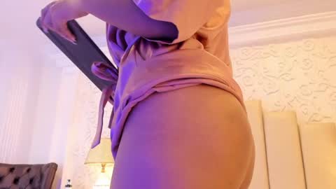 Snapshot of violetahills_ chatting on 07-17-26, 03:39 Violeta online show from 07-17-26, 03:39