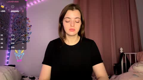 Snapshot of violetamelia chatting on 04-28-26, 04:56 Eva online show from 04-28-26, 04:56