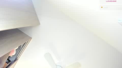 Snapshot of violeth___ chatting on 12-21-24, 11:11 violeth___ online show from 12-21-24, 11:11