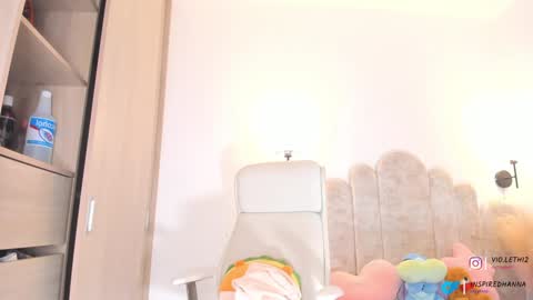 Snapshot of violeth___ chatting on 02-07-25, 02:15 violeth___ online show from 02-07-25, 02:15