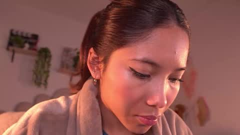 Snapshot of violeth___ chatting on 10-14-25, 11:22 violeth___ online show from 10-14-25, 11:22