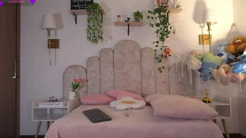 violeth___ online show from 03-31-26, 10:48