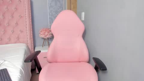 Snapshot of violeth__passionate chatting on 02-11-25, 01:20 VIOLETA online show from 02-11-25, 01:20
