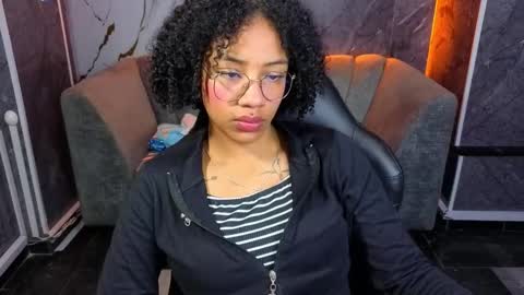 violeth_b online show from 11-06-25, 01:23