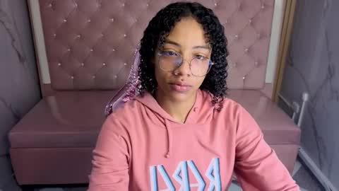 violeth_b online show from 12-15-25, 12:42