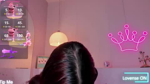 Snapshot of violeth_hill chatting on 11-24-25, 08:08 Violeth Hill online show from 11-24-25, 08:08