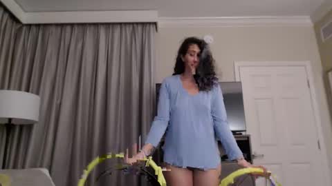 Snapshot of violethooper chatting on 01-16-26, 04:49 Violet Hooper online show from 01-16-26, 04:49