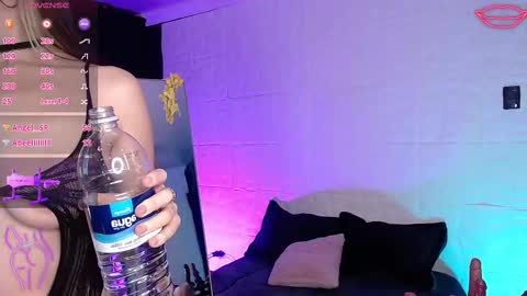 Snapshot of violetjane1 chatting on 09-18-25, 05:37 violetjane1 online show from 09-18-25, 05:37