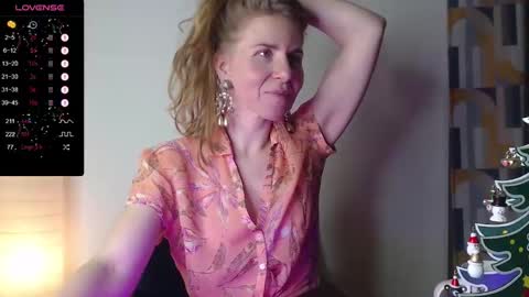 Violet  next stream December 6 online show from 12-15-24, 10:47
