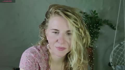 Violet  next stream December 6 online show from 09-12-25, 07:25