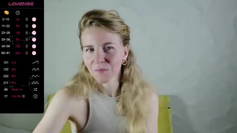 Violet  next stream December 6 online show from 10-05-25, 10:13