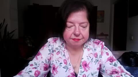 Snapshot of violetpulse chatting on 10-18-25, 08:04 violetpulse online show from 10-18-25, 08:04