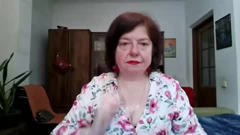 Snapshot of violetpulse chatting on 06-17-26, 12:29 violetpulse online show from 06-17-26, 12:29