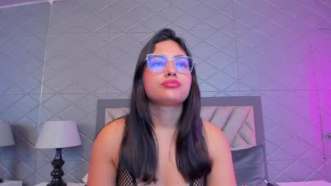 Snapshot of violetrousse chatting on 05-22-26, 06:35 Violet Rousse online show from 05-22-26, 06:35