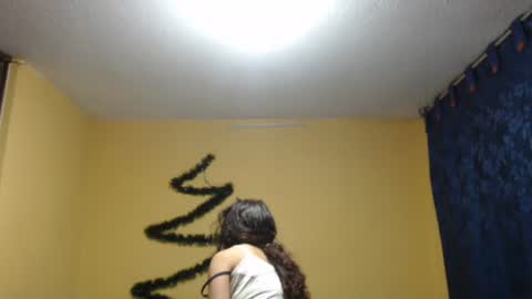Snapshot of violetsexhot999 chatting on 12-16-24, 09:14 Violet777 online show from 12-16-24, 09:14