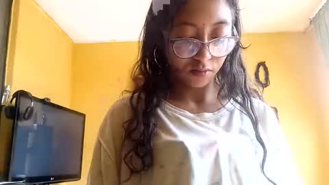 Snapshot of violetsexhot999 chatting on 09-16-25, 06:53 Violet777 online show from 09-16-25, 06:53