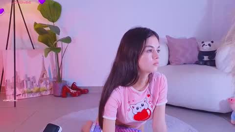 Snapshot of violetssweet chatting on 11-04-25, 01:05 violetssweet online show from 11-04-25, 01:05