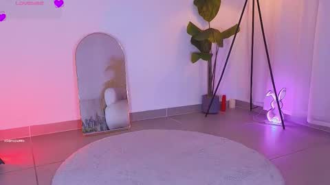 Snapshot of violetssweet chatting on 01-10-26, 01:18 violetssweet online show from 01-10-26, 01:18