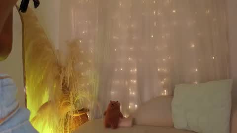 Snapshot of violett23_ chatting on 11-27-25, 12:13 violett23_ online show from 11-27-25, 12:13