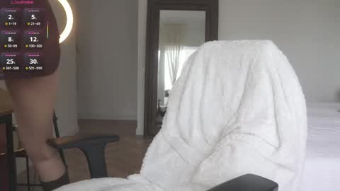 Snapshot of violett_bray chatting on 05-15-26, 02:24 Ig violett bray online show from 05-15-26, 02:24
