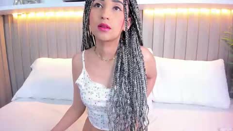Snapshot of violett_rabbit_ chatting on 10-20-25, 08:31 Violett online show from 10-20-25, 08:31