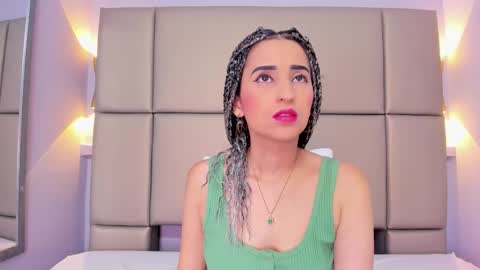 Violett  online show from 11-22-25, 12:15