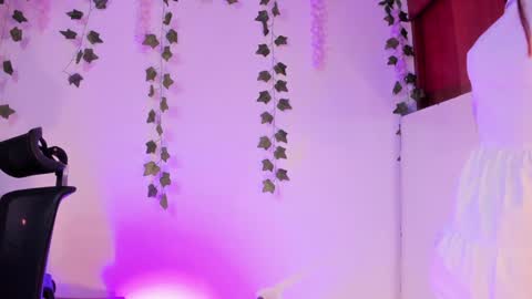 Snapshot of violett_red chatting on 02-07-25, 11:45 Violeta online show from 02-07-25, 11:45