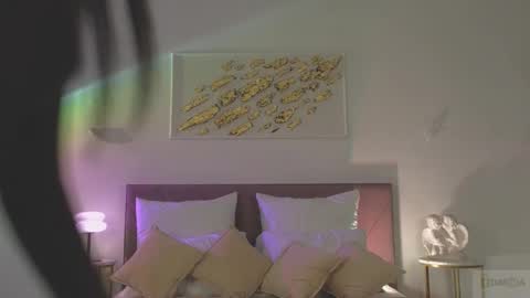 Snapshot of violetta_finch chatting on 12-17-25, 10:21 violetta_finch online show from 12-17-25, 10:21