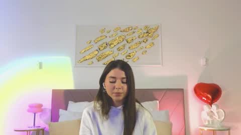 Snapshot of violetta_finch chatting on 02-18-26, 10:22 violetta_finch online show from 02-18-26, 10:22