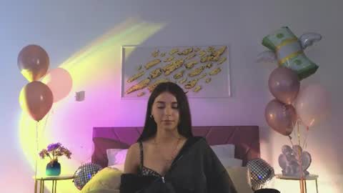 Snapshot of violetta_finch chatting on 06-16-26, 10:29 violetta_finch online show from 06-16-26, 10:29