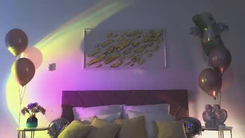 Snapshot of violetta_finch chatting on 06-18-26, 11:03 violetta_finch online show from 06-18-26, 11:03