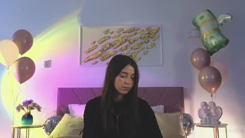 Snapshot of violetta_finch chatting on 06-19-26, 10:41 violetta_finch online show from 06-19-26, 10:41