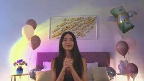 Snapshot of violetta_finch chatting on 06-21-26, 10:40 violetta_finch online show from 06-21-26, 10:40