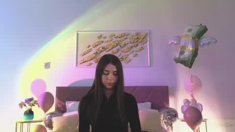 Snapshot of violetta_finch chatting on 06-25-26, 10:42 violetta_finch online show from 06-25-26, 10:42