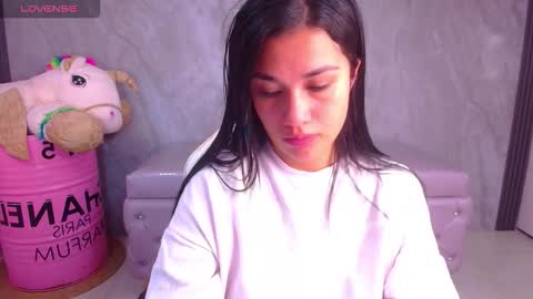 Violetta  online show from 11-20-25, 03:18