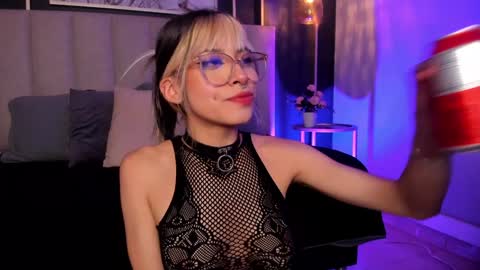 Snapshot of violetta_nur chatting on 12-05-24, 08:11 Violetta nur online show from 12-05-24, 08:11