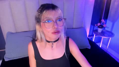 Snapshot of violetta_nur chatting on 02-14-25, 04:47 Violetta nur online show from 02-14-25, 04:47