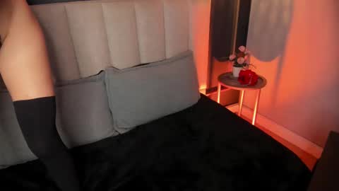 Snapshot of violetta_nur chatting on 02-20-25, 05:01 Violetta nur online show from 02-20-25, 05:01