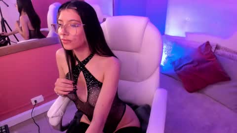 Snapshot of violetta_nur chatting on 03-12-25, 09:45 Violetta nur online show from 03-12-25, 09:45