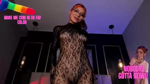 Snapshot of violetta_nur chatting on 09-13-25, 11:15 Violetta nur online show from 09-13-25, 11:15