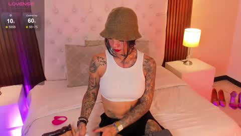 Snapshot of violettaalemida chatting on 09-11-25, 12:27 violettaalemida online show from 09-11-25, 12:27