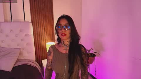 Snapshot of violettaalemida chatting on 01-06-26, 01:04 violettaalemida online show from 01-06-26, 01:04